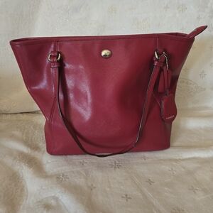 Coach - RED Tote 🥰